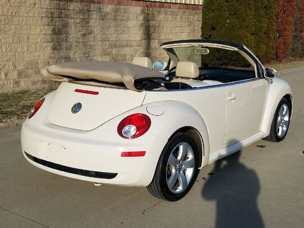 2006 VOLKSWAGEN BEETLE CONVERTIBLE OPTION PACKAGE 2 for sale in Parma 440 Auto Sales Used
