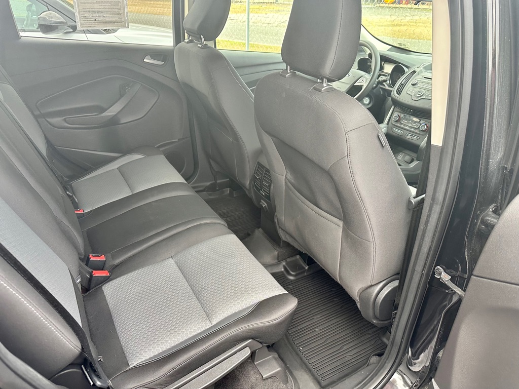 Photo 4 of this FORD ESCAPE