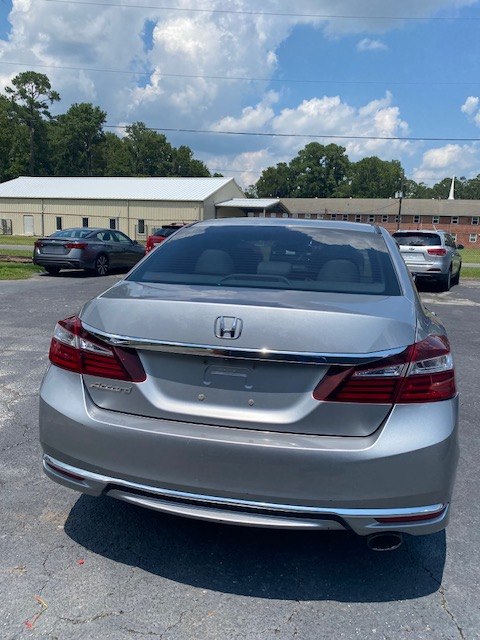 Photo 6 of this HONDA ACCORD