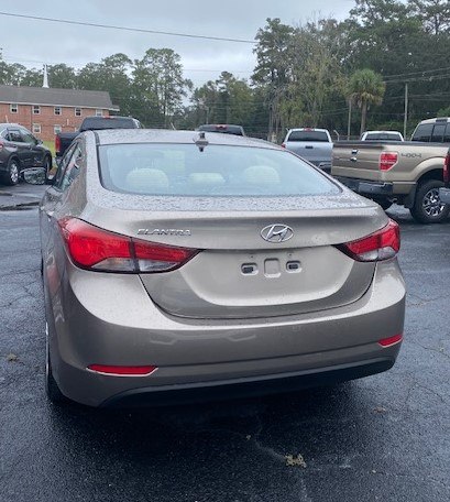 Photo 5 of this HYUNDAI ELANTRA