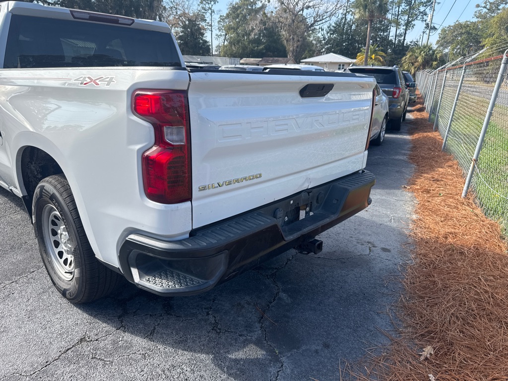 Photo 3 of this CHEVROLET SILVERADO 1500