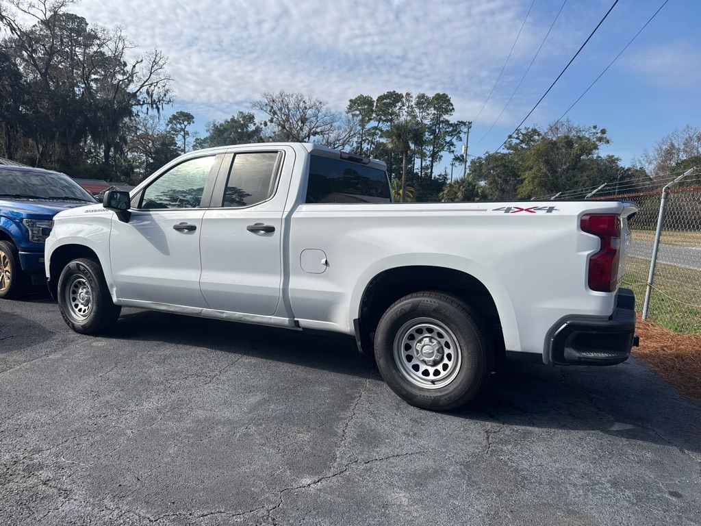 Photo 2 of this CHEVROLET SILVERADO 1500