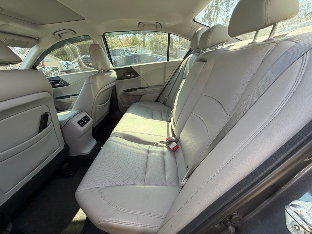 Photo 8 of this HONDA ACCORD