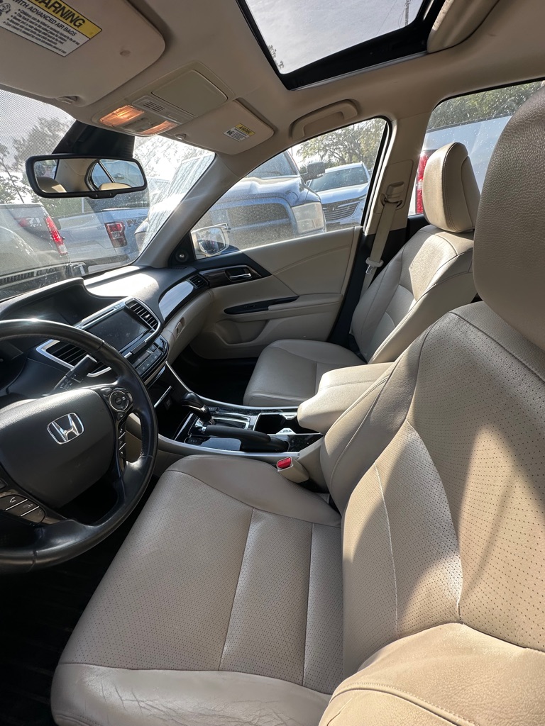 Photo 5 of this HONDA ACCORD