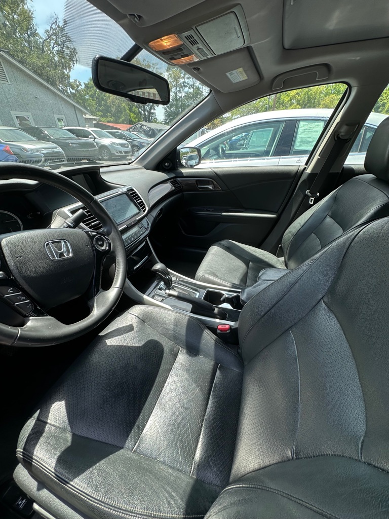 Photo 7 of this HONDA ACCORD
