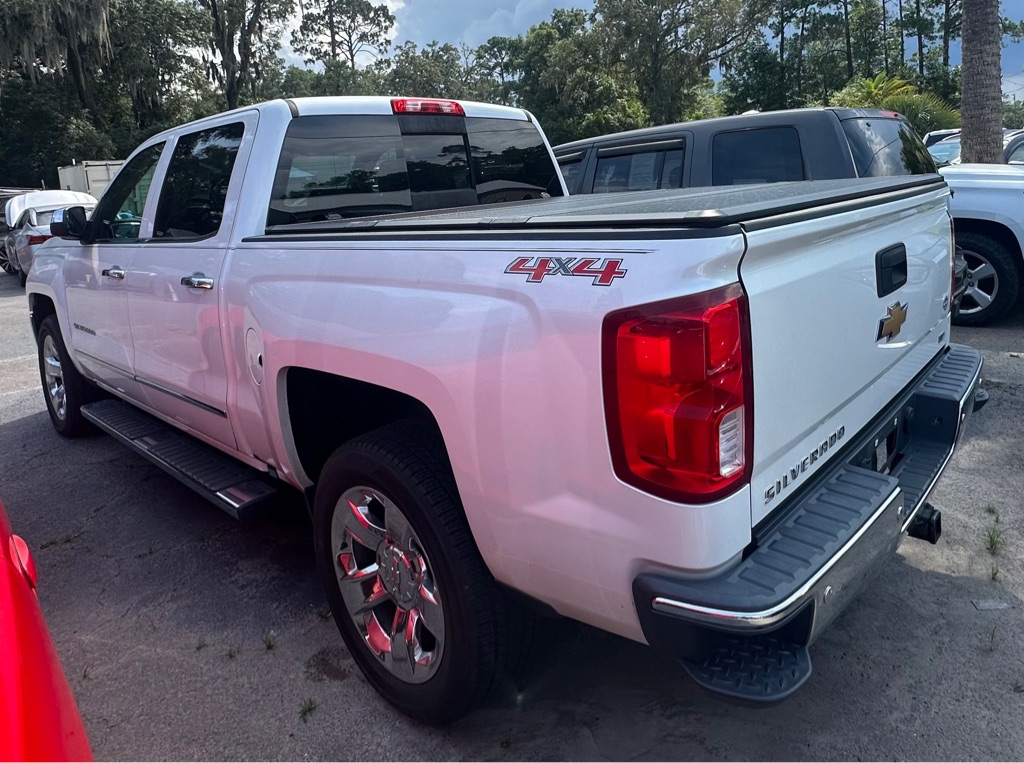 Photo 4 of this CHEVROLET SILVERADO 1500