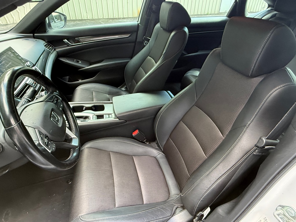 Photo 3 of this HONDA ACCORD