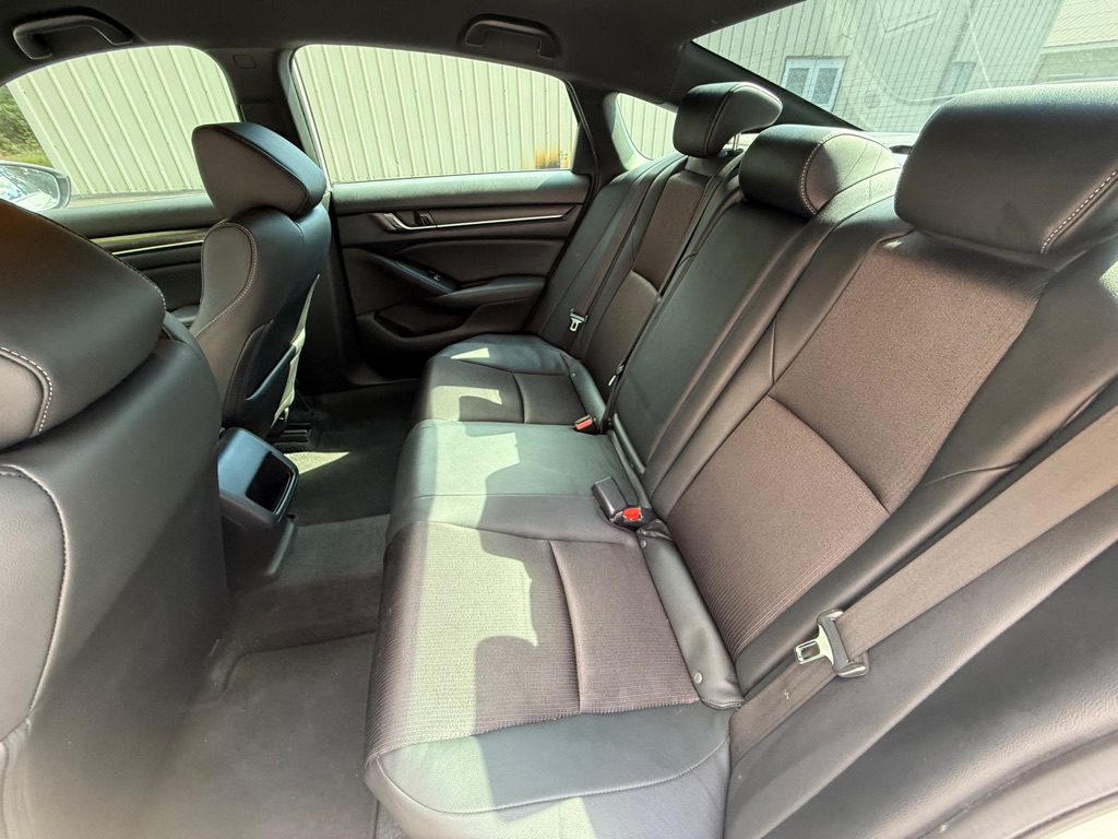 Photo 5 of this HONDA ACCORD
