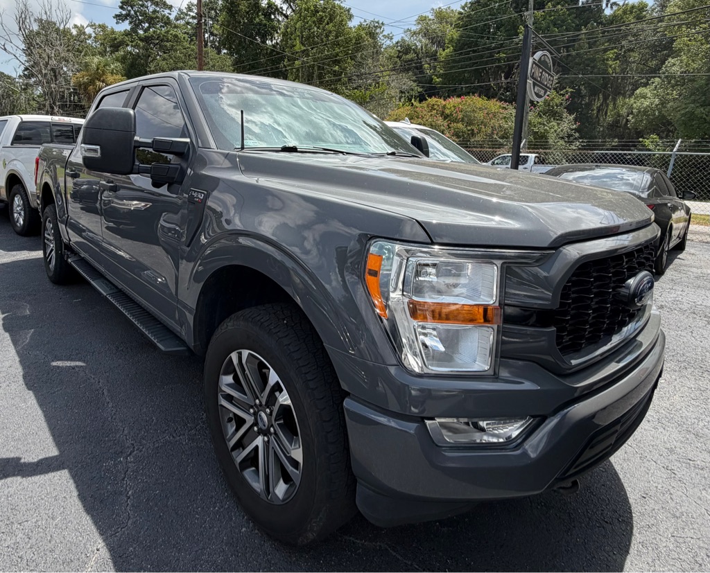 Photo 2 of this FORD F 150