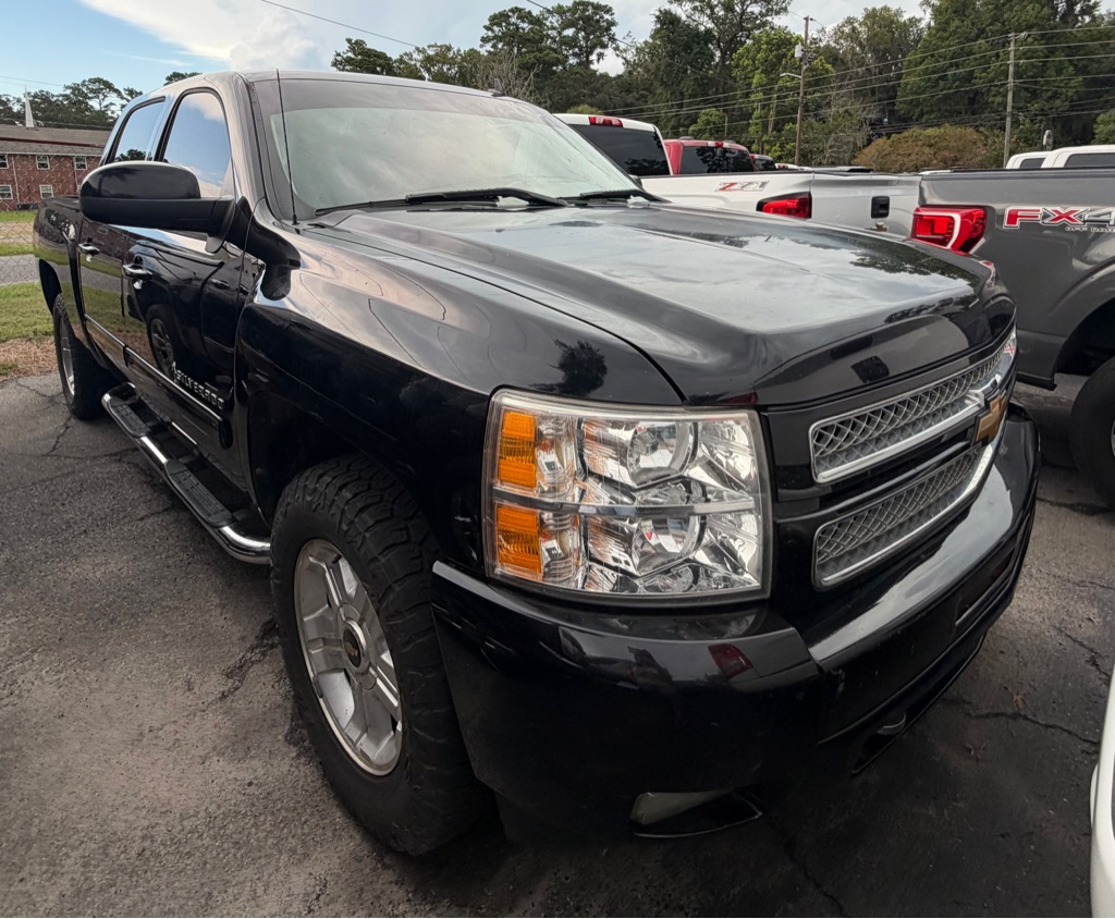 Photo 2 of this CHEVROLET SILVERADO 1500