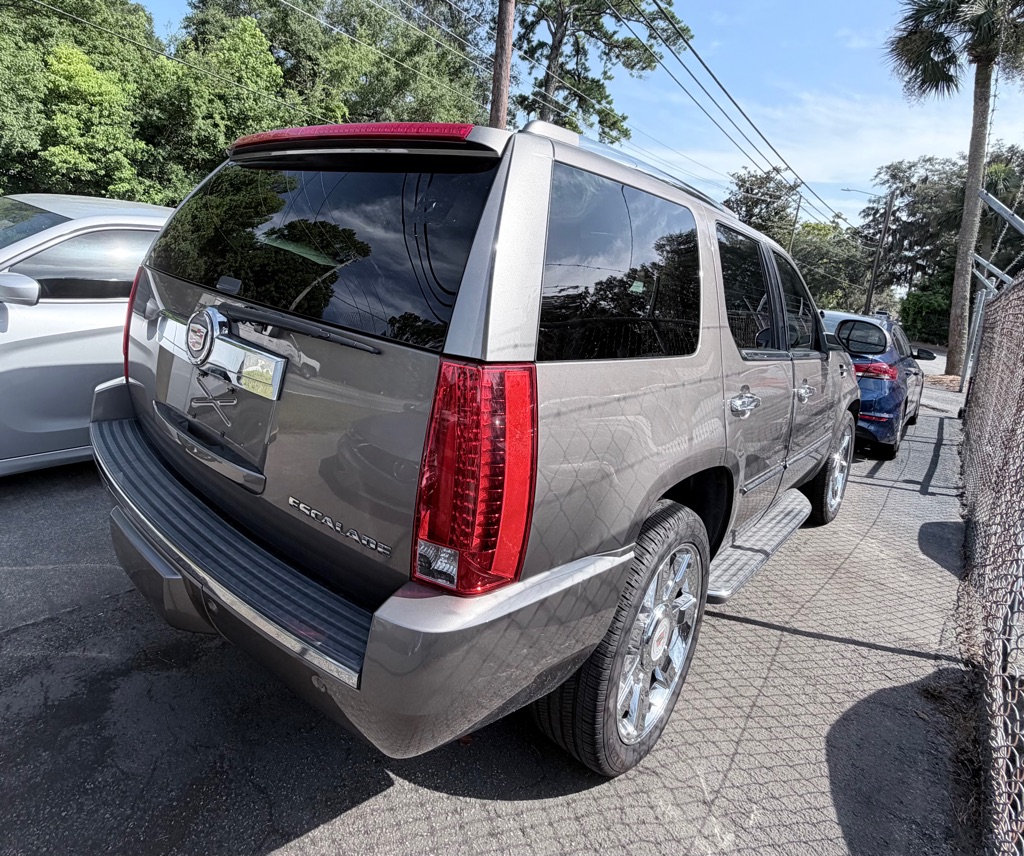 Photo 3 of this CADILLAC ESCALADE