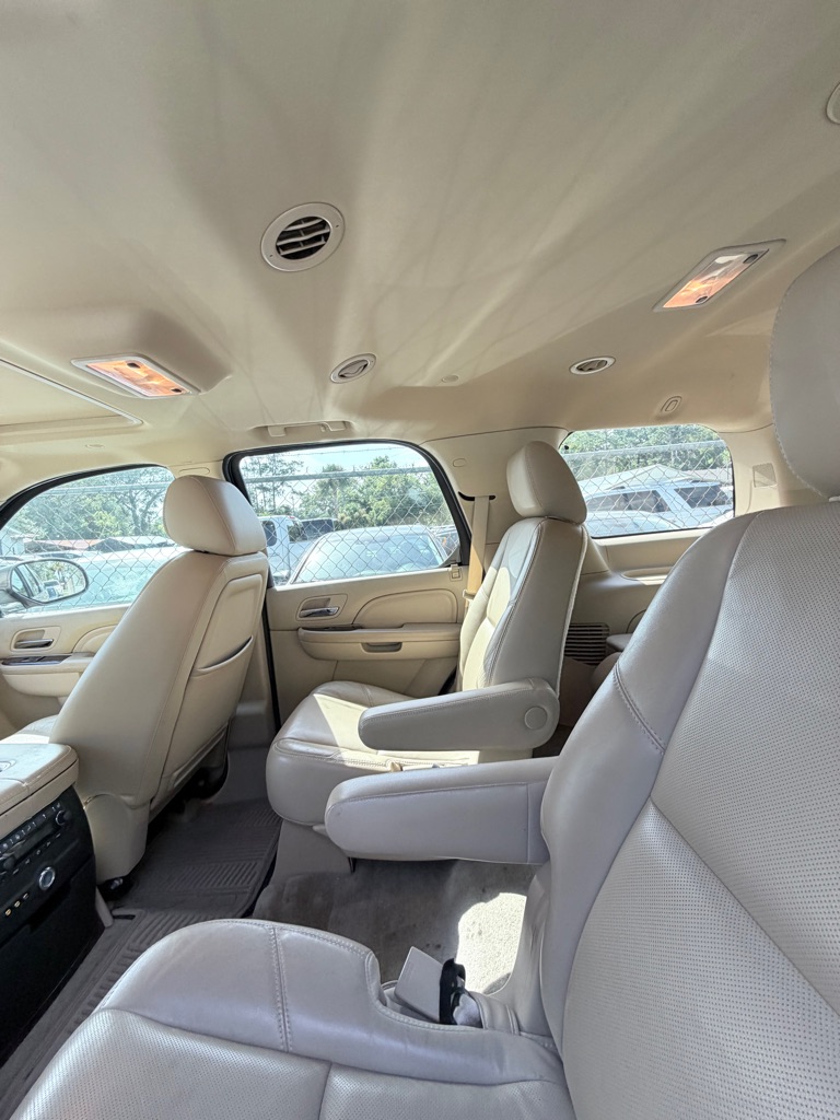 Photo 6 of this CADILLAC ESCALADE