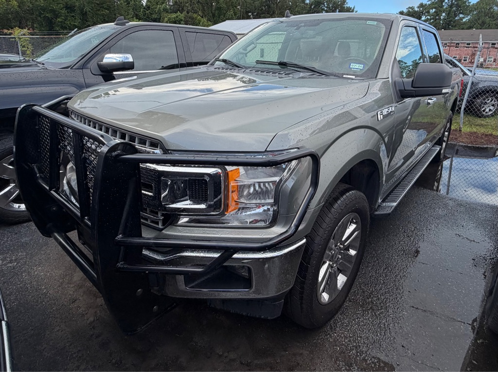 Photo 2 of this FORD F-150
