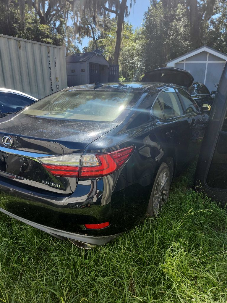 Photo 3 of this LEXUS ES 350
