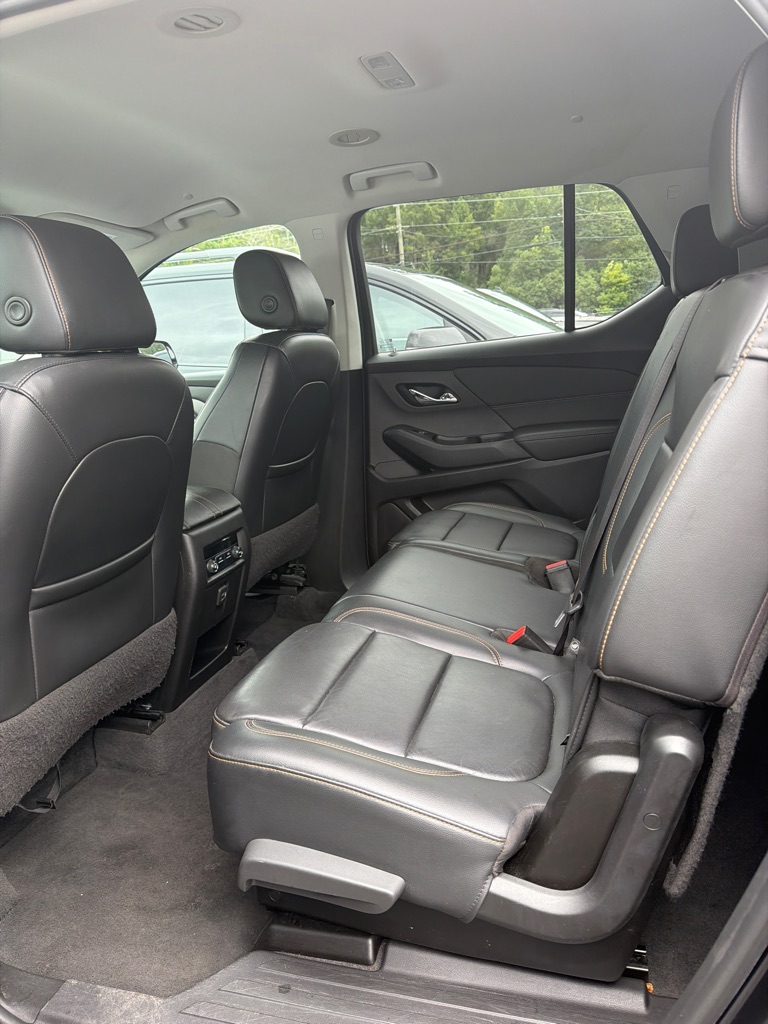 Photo 6 of this CHEVROLET TRAVERSE