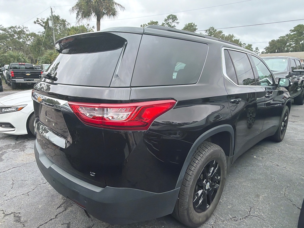 Photo 3 of this CHEVROLET TRAVERSE