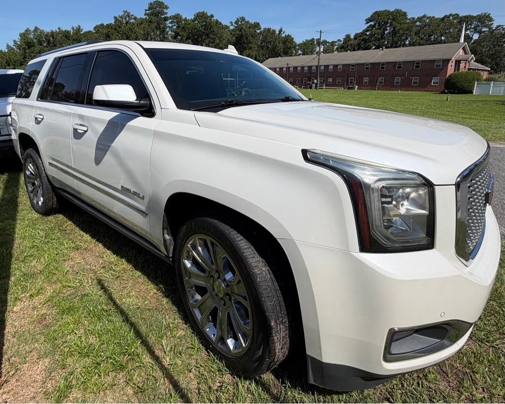 Photo 2 of this GMC YUKON