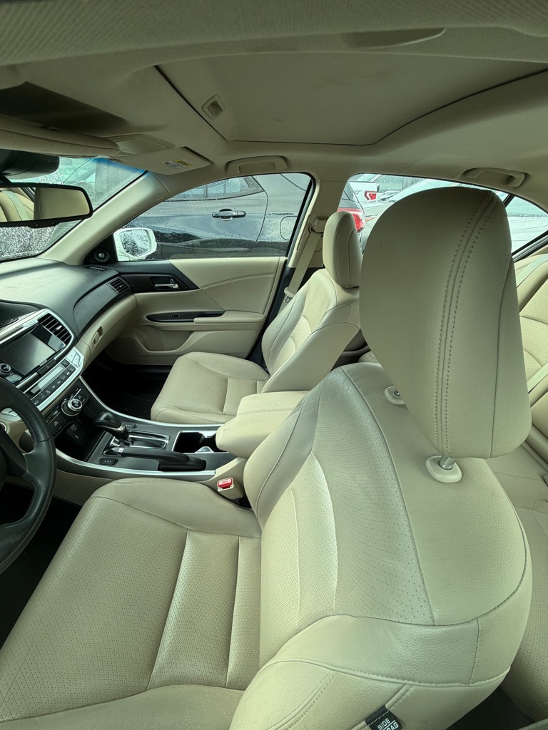 Photo 5 of this HONDA ACCORD