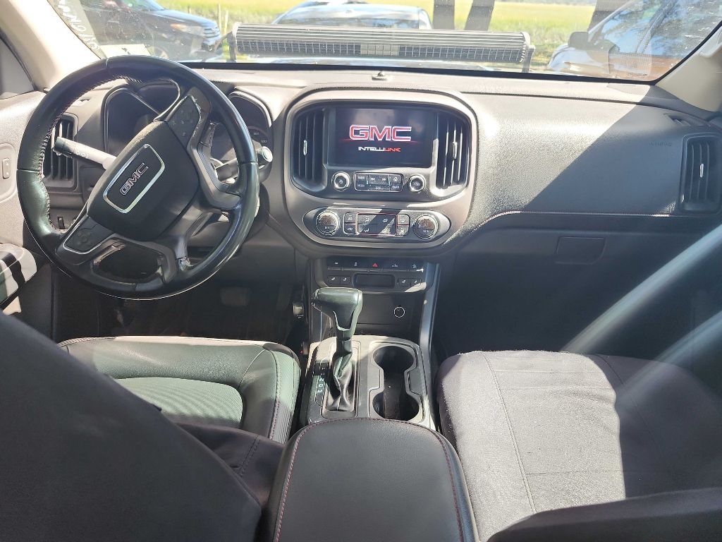 Photo 6 of this GMC CANYON