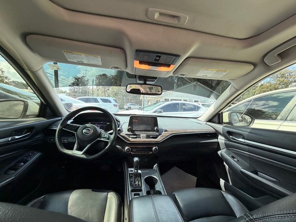 Photo 6 of this NISSAN ALTIMA