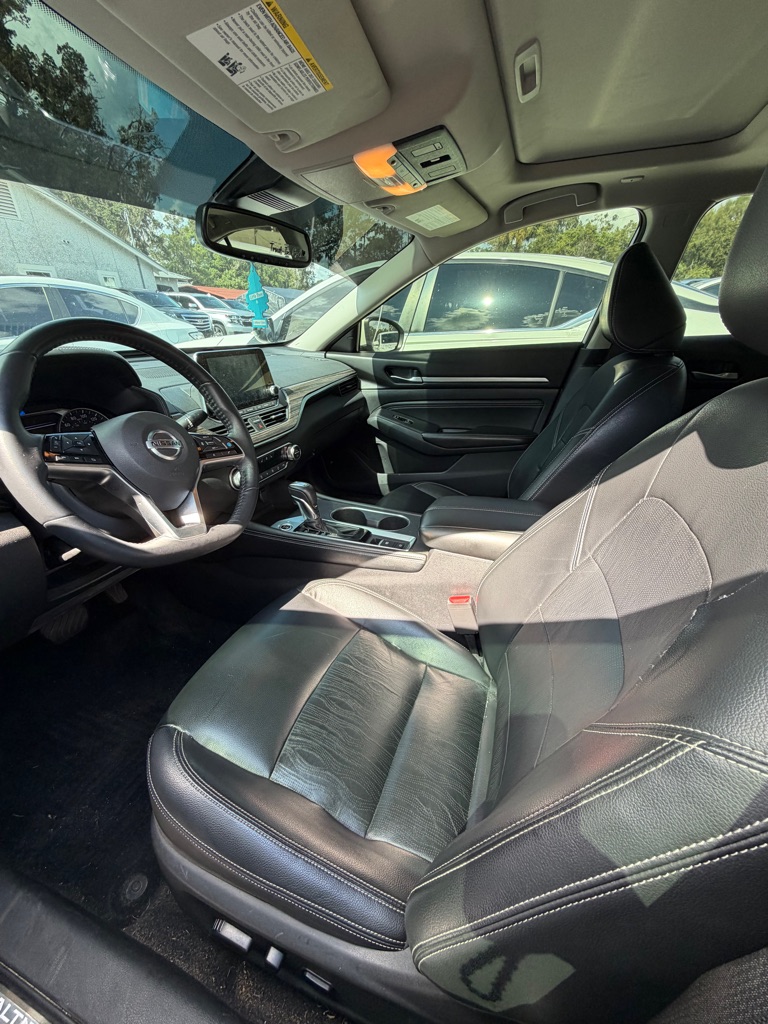 Photo 5 of this NISSAN ALTIMA