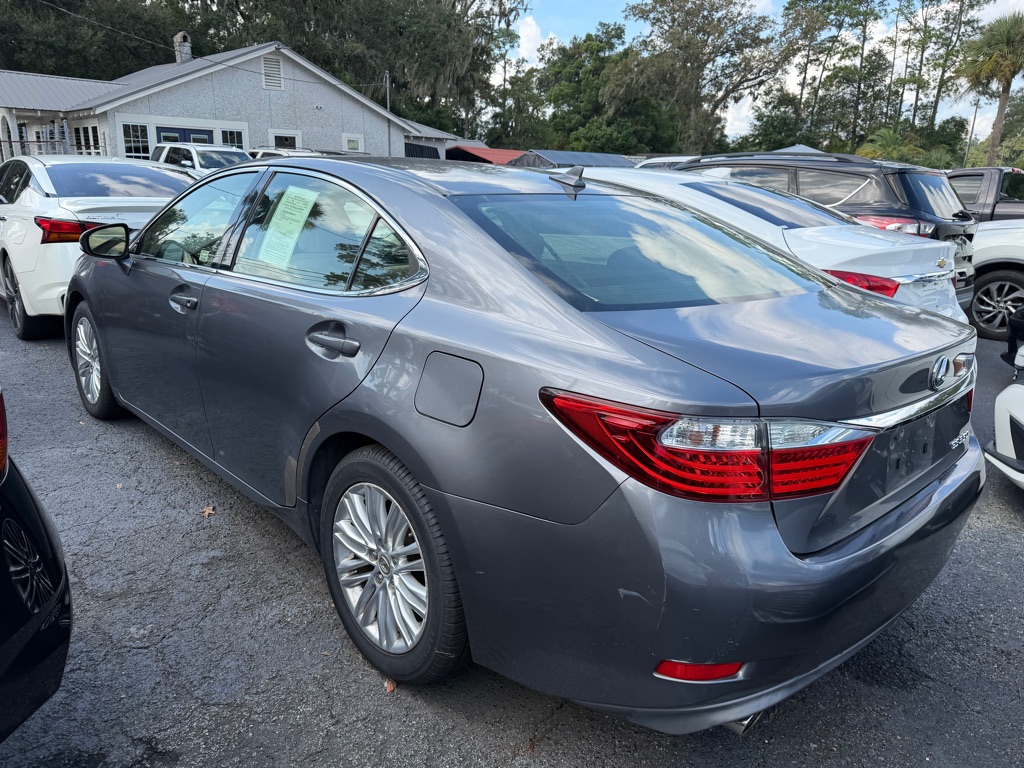 Photo 4 of this LEXUS ES 350
