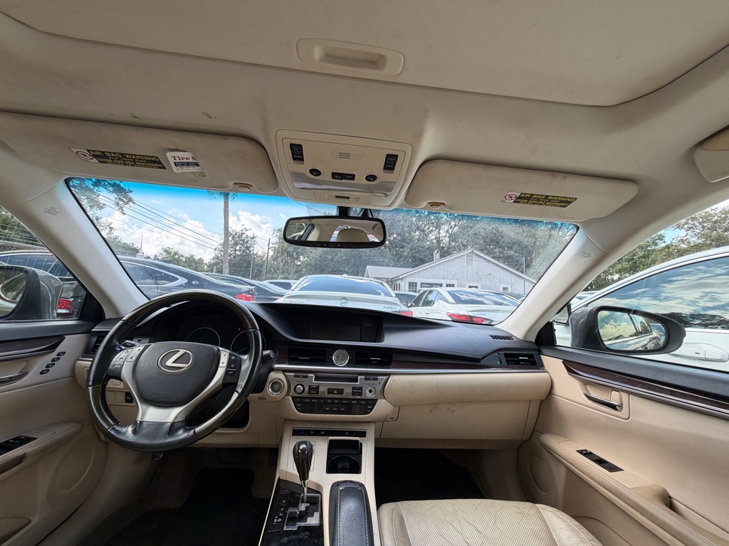Photo 7 of this LEXUS ES 350