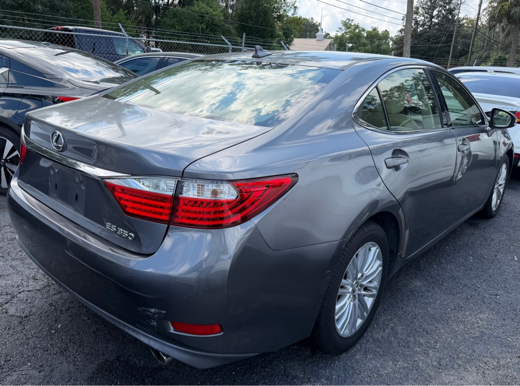 Photo 3 of this LEXUS ES 350