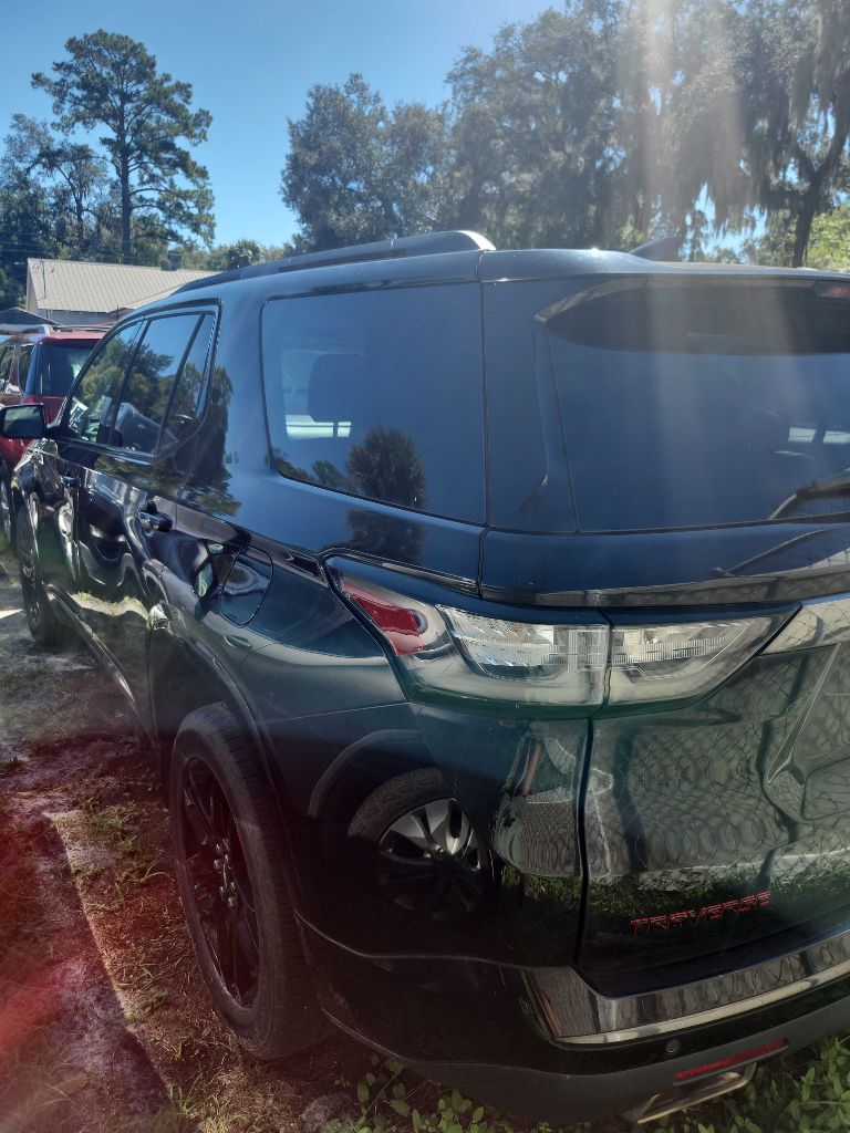 Photo 2 of this CHEVROLET TRAVERSE