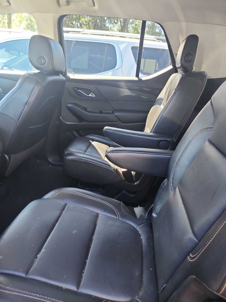 Photo 7 of this CHEVROLET TRAVERSE