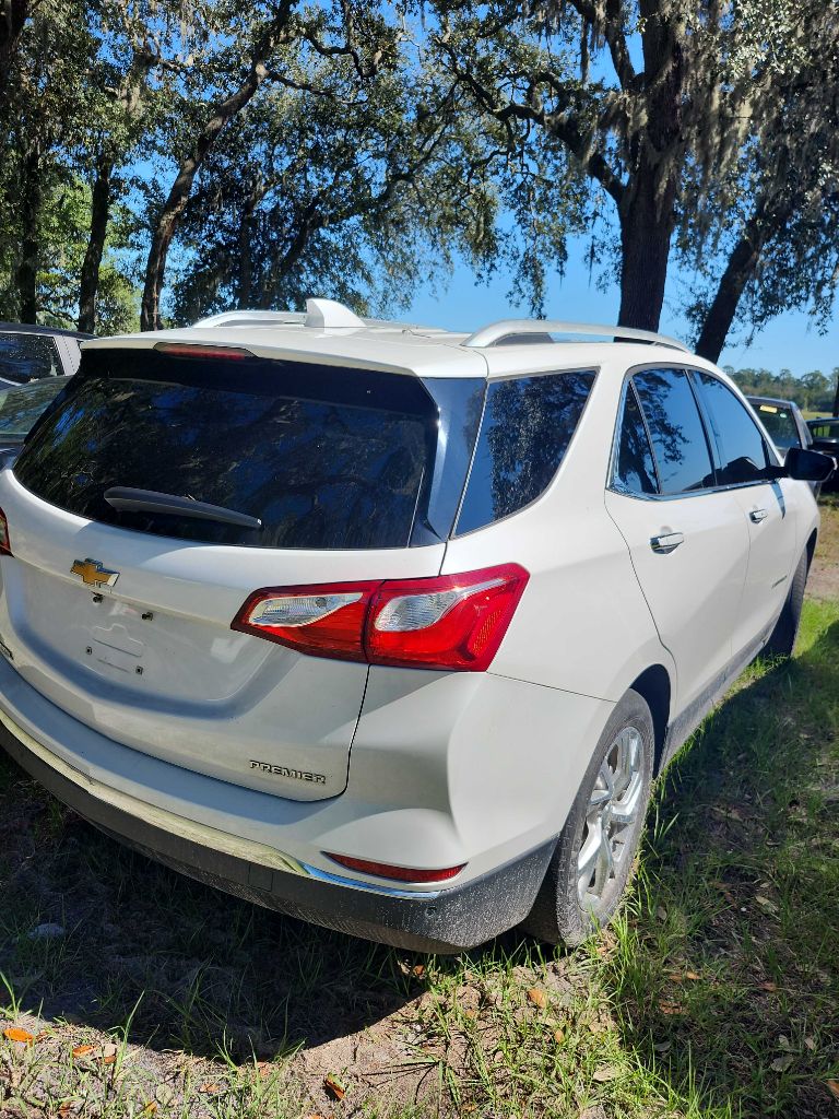 Photo 4 of this CHEVROLET EQUINOX