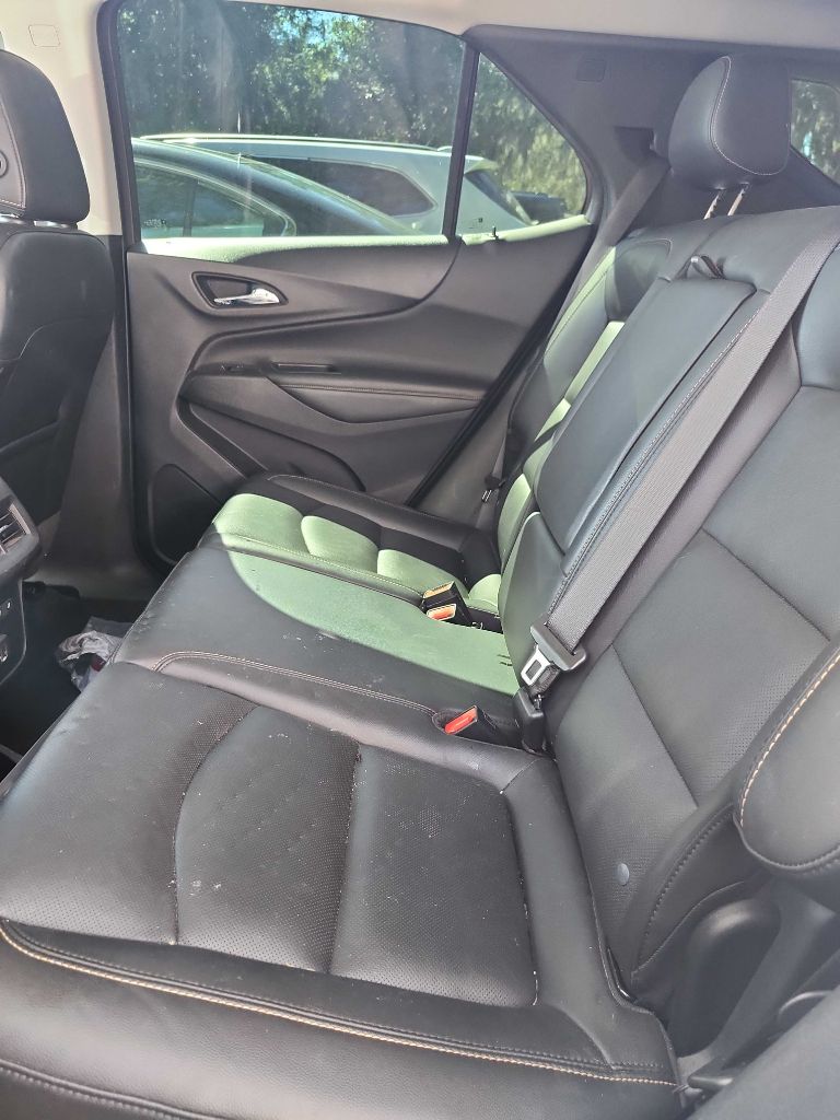 Photo 7 of this CHEVROLET EQUINOX