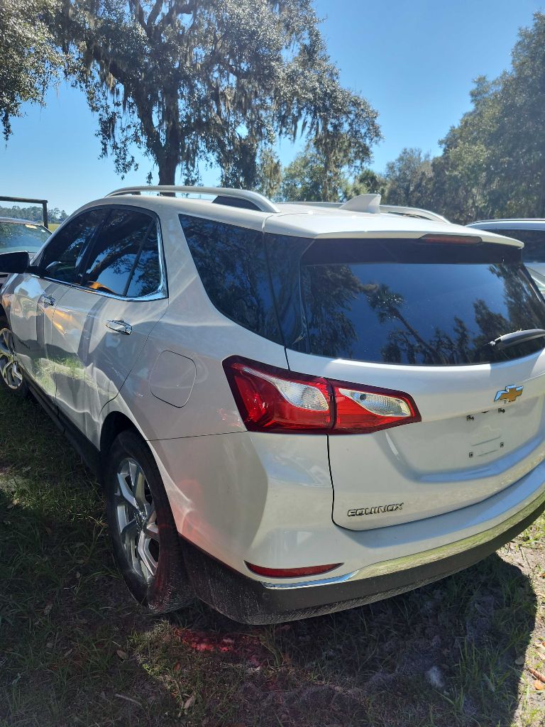 Photo 2 of this CHEVROLET EQUINOX