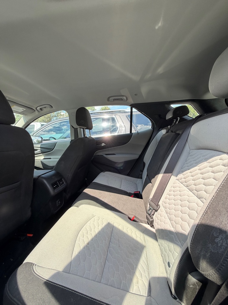 Photo 7 of this CHEVROLET EQUINOX