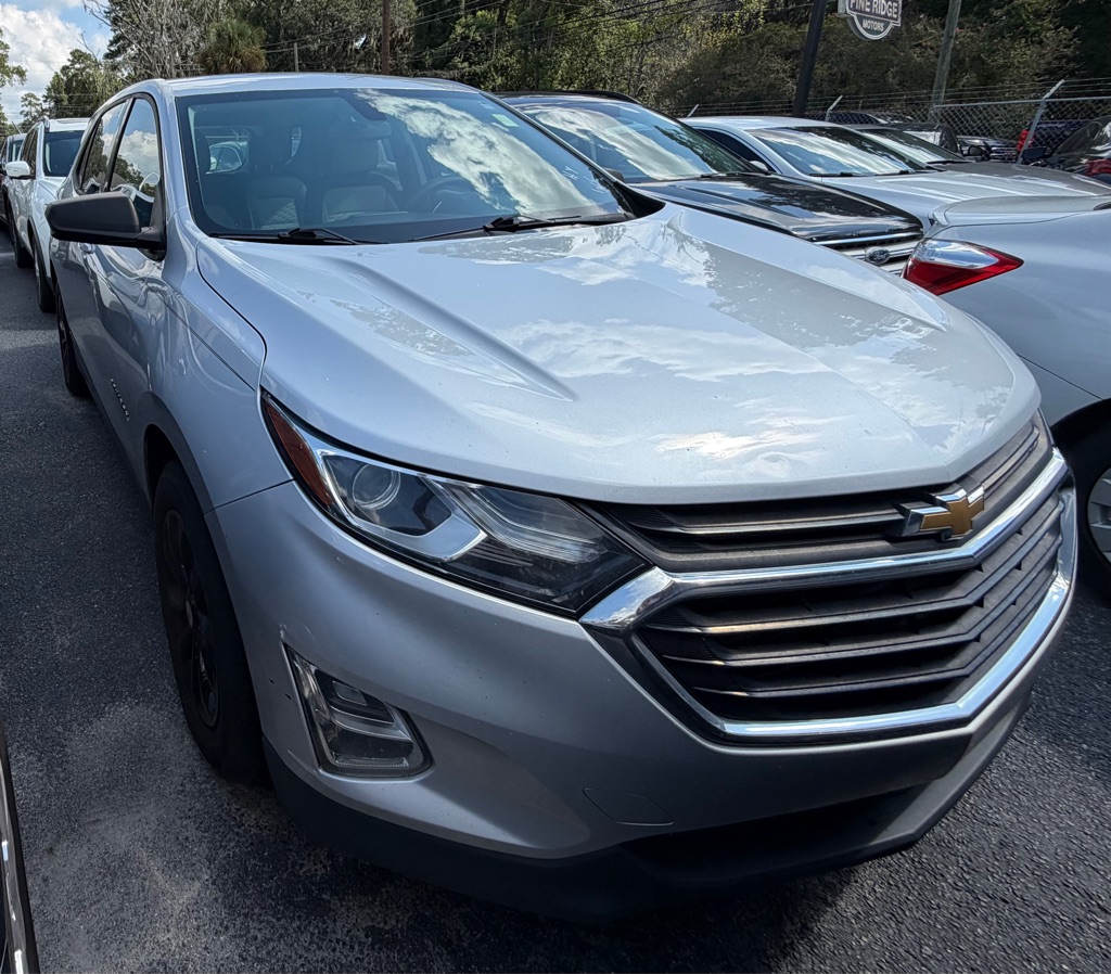 Photo 2 of this CHEVROLET EQUINOX