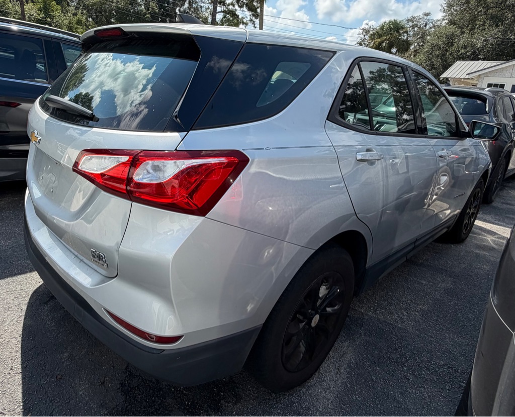 Photo 3 of this CHEVROLET EQUINOX