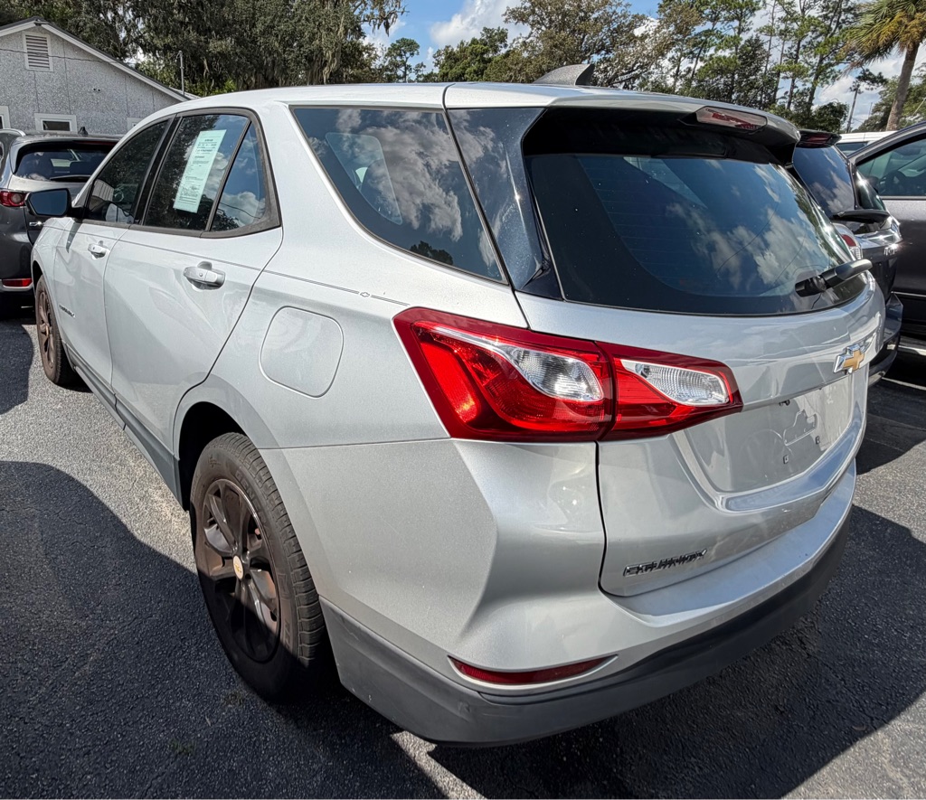 Photo 4 of this CHEVROLET EQUINOX