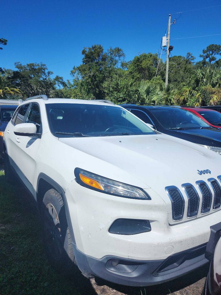 Photo 5 of this JEEP CHEROKEE