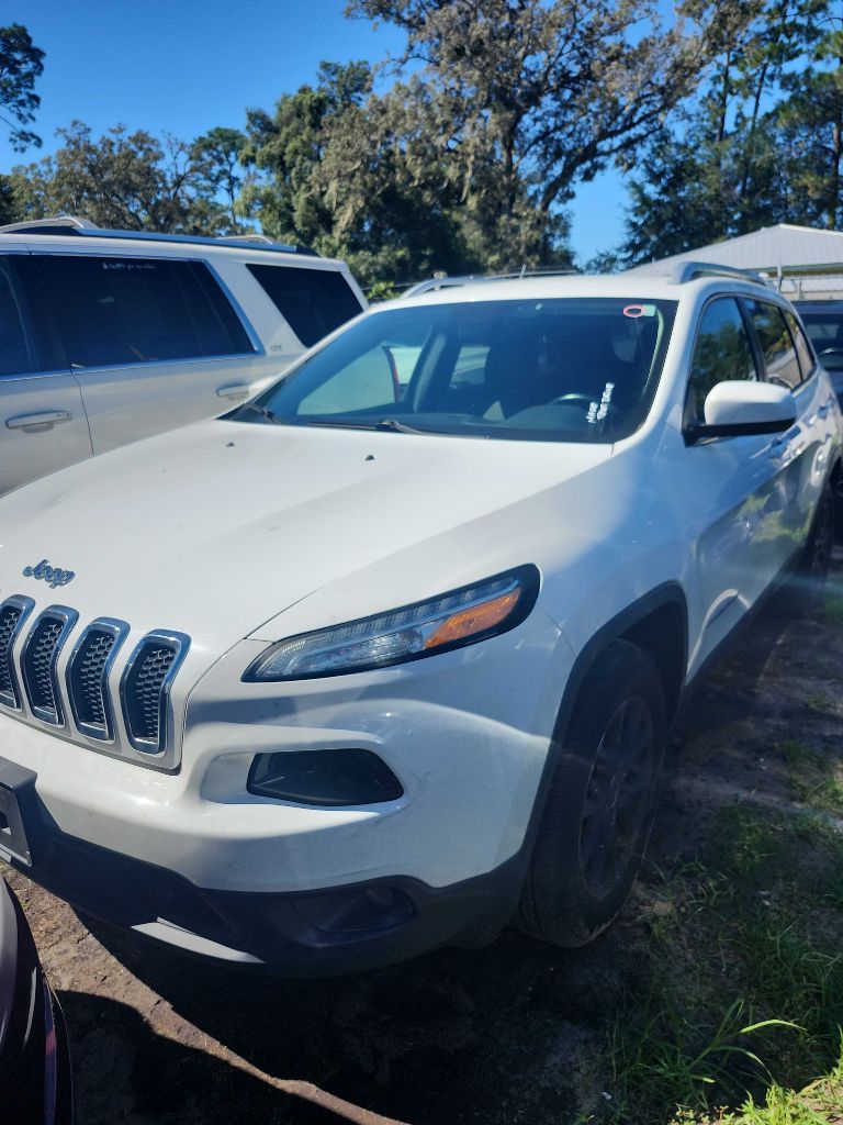 Photo 3 of this JEEP CHEROKEE