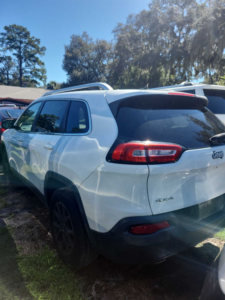 Photo 4 of this JEEP CHEROKEE
