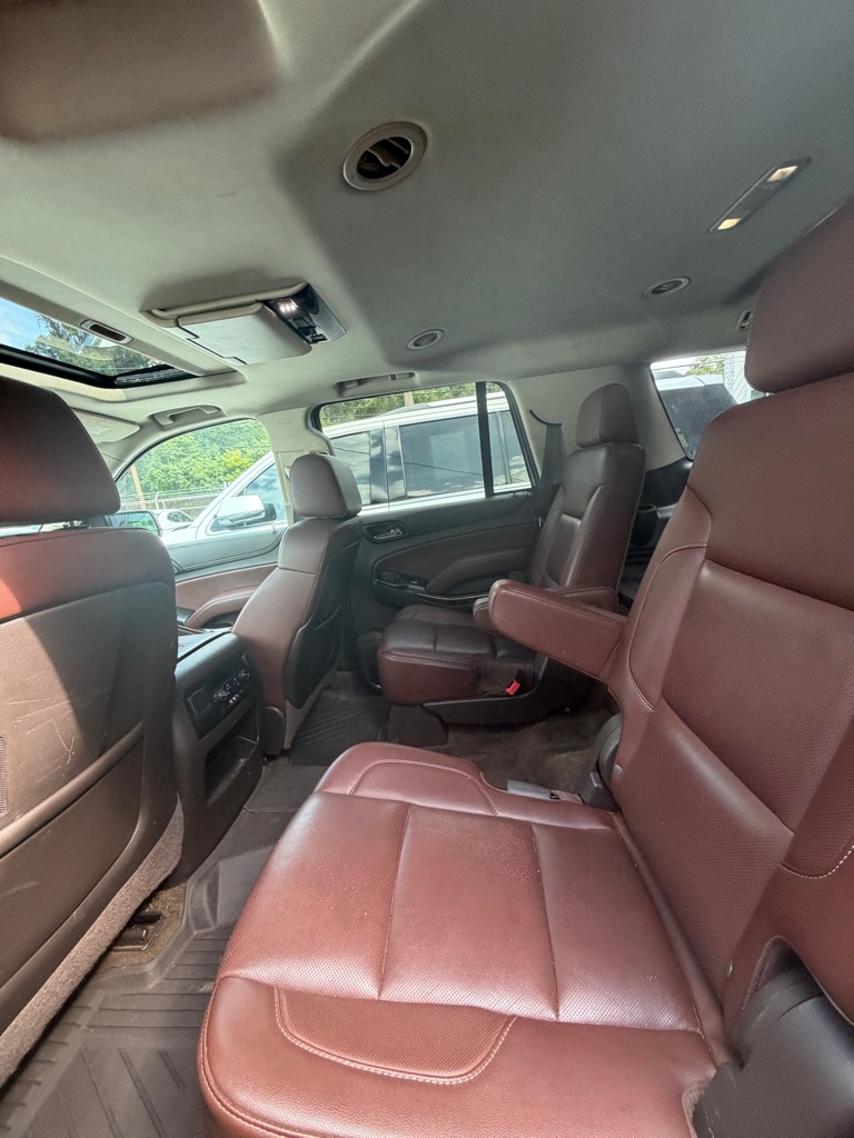 Photo 5 of this CHEVROLET TAHOE