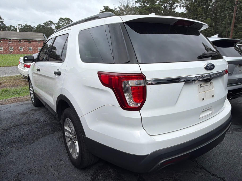Photo 4 of this FORD EXPLORER