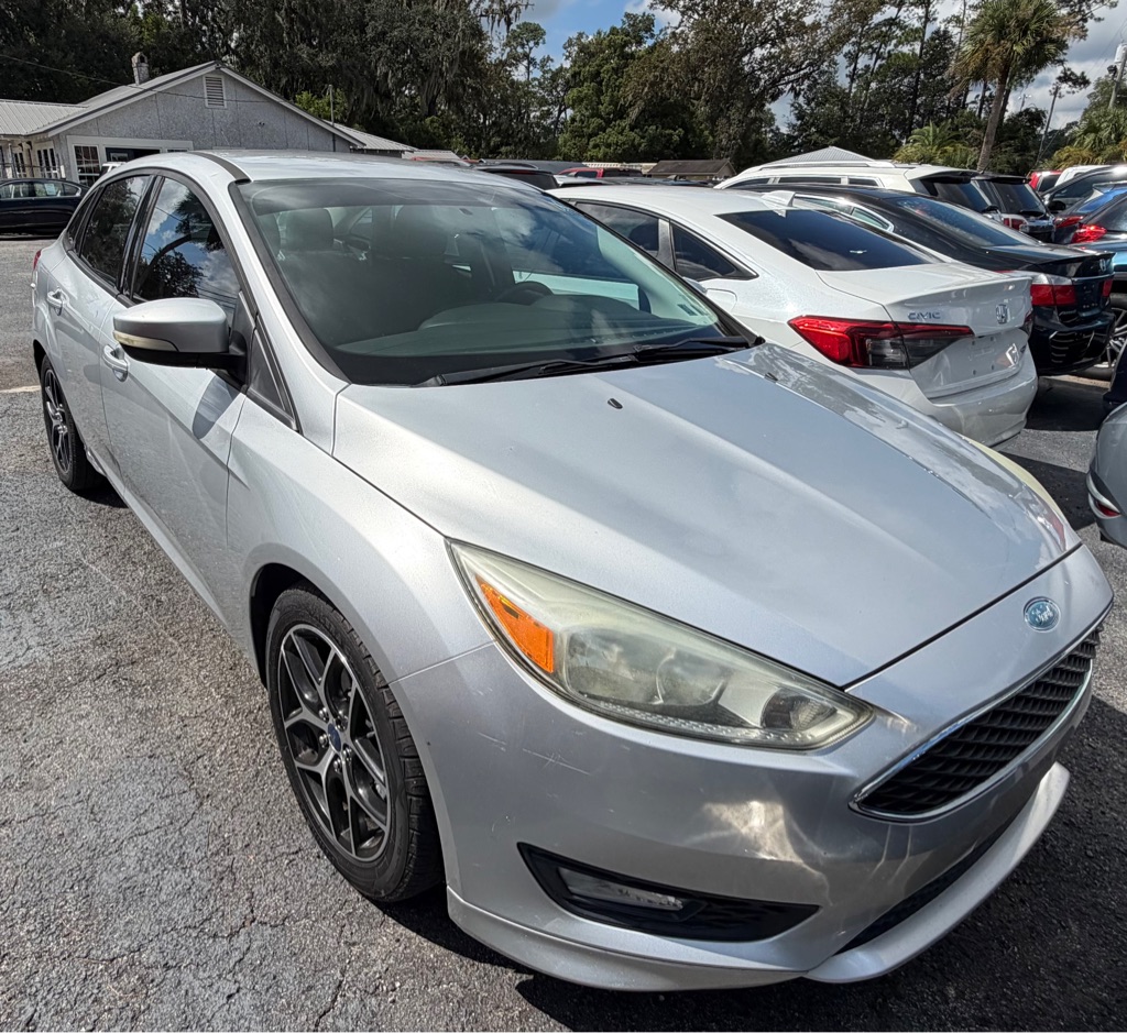Photo 2 of this FORD FOCUS