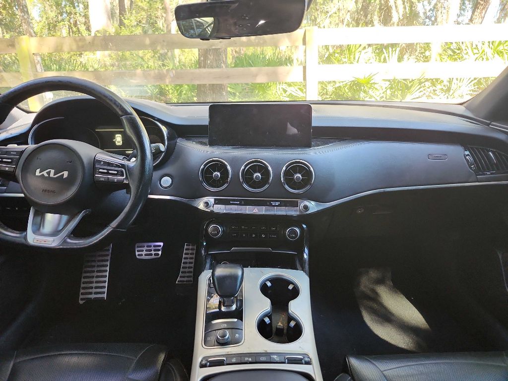 Photo 6 of this KIA STINGER