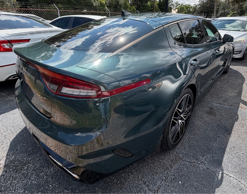Photo 3 of this KIA STINGER