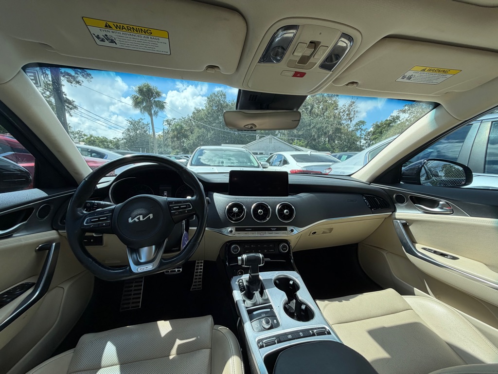 Photo 5 of this KIA STINGER