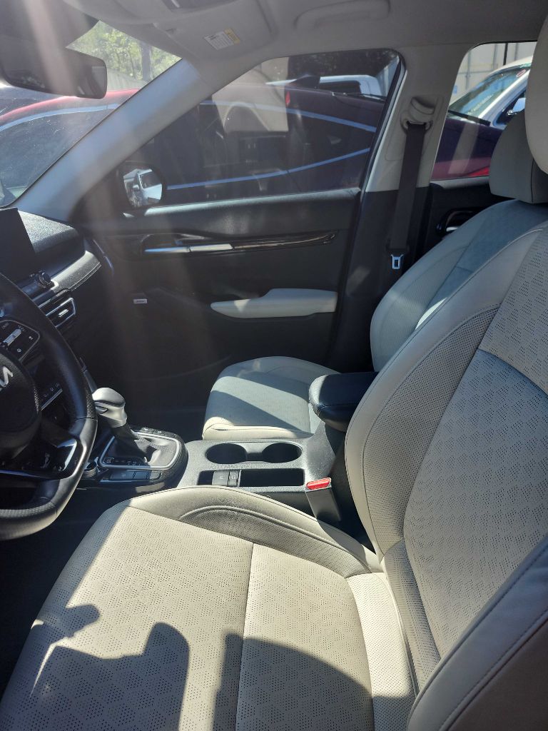 Photo 6 of this KIA SELTOS