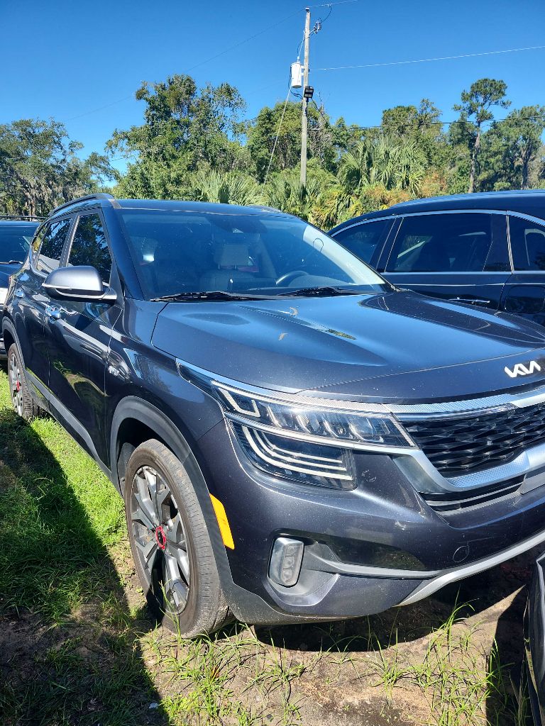 Photo 2 of this KIA SELTOS