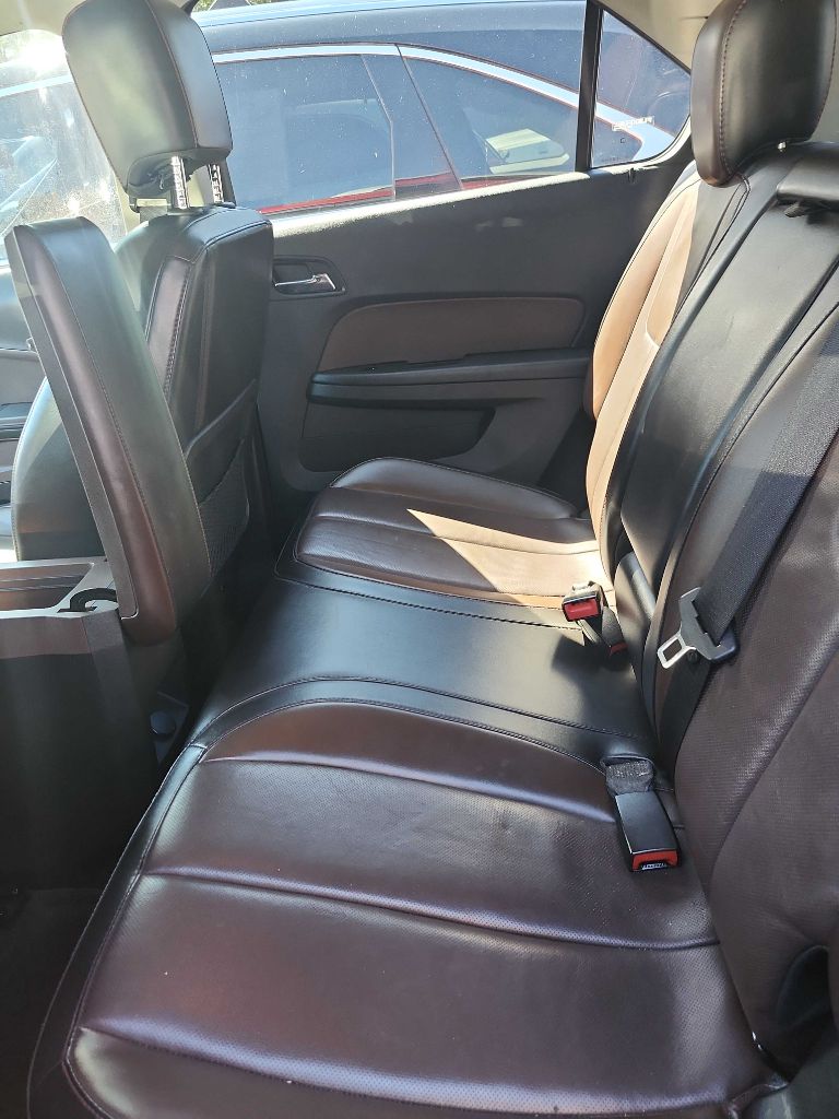 Photo 6 of this CHEVROLET EQUINOX