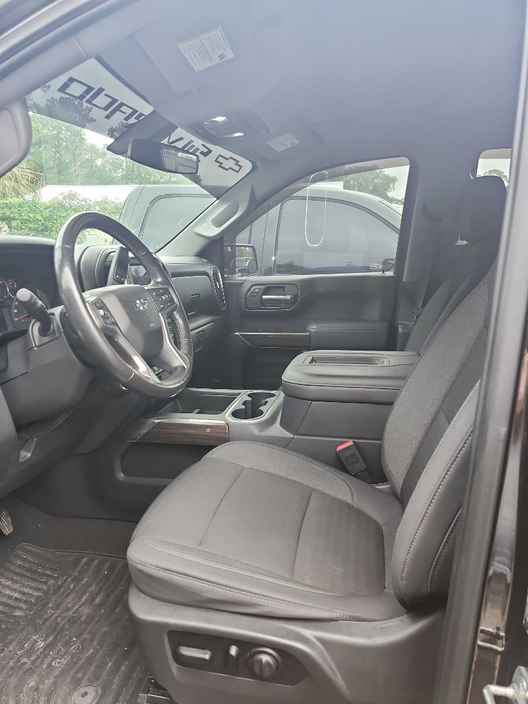 Photo 2 of this CHEVROLET SILVERADO 1500